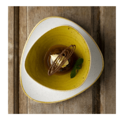 Dreieckiger Teller creme 24.5 - Geschirr stonecast zum Mieten (Bild 1)